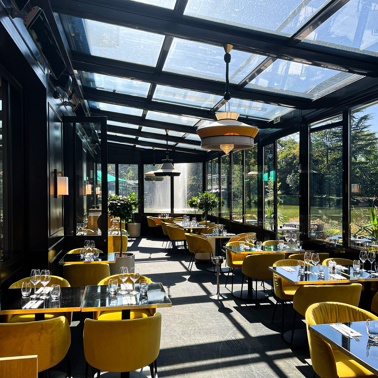 T6000 + S55R - Restaurant Le Père Joseph, Paris - Home Cover (7)